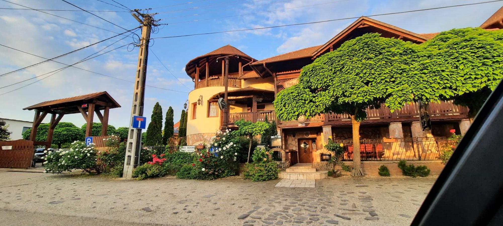 Castle Wellness Resort Sosto Nyíregyháza Buitenkant foto
